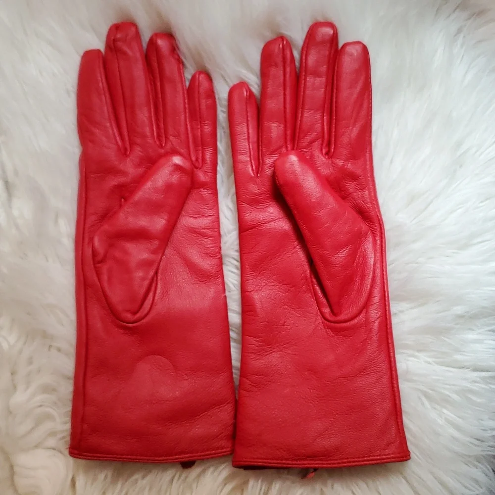 Adrienne Vittadini Red Leather Gloves NWOT.